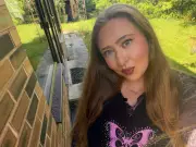 Former Make-Up Artist Reveals Why Your Foundation Looks Cakey This Summer