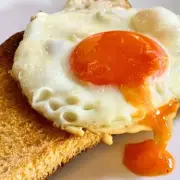 Fried Eggs Taste Better with Sesame Oil Instead of Olive Oil or Butter