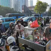 Indonesia on Verge of Collapse as Rupiah Plummets, Bread Costs Thousands