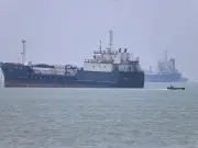 Iran Closes Strait of Hormuz Again Over Israeli Strikes Warning to Ships