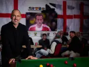 Joe Cole surprises pub goers in Margate for World Cup friendly