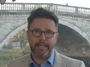 Jon Kay issues 'risk to life' warning on BBC Breakfast during rare red heat alert