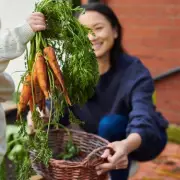 Keep Slugs Away from Vegetables with Eggshells and Natural Traps