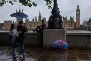 London Braces for Wet Week Before Weekend Warm-Up to 25C