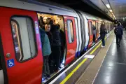 London Heatwave: Commuting and Inequality Raise Risk for Middle-Aged Residents