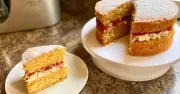 Mary Berry Beats James Martin in Victoria Sponge Cake Taste Test