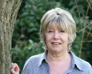 Mary Hooper, prolific children's author, dies at 81