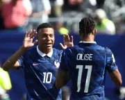 Mbappé and Olise Shine as France Edge Senegal in World Cup Opener