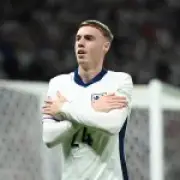 Micah Richards Says England Should Have Sacrificed Henderson for Palmer