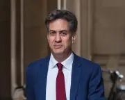 Miliband Hails £100bn Green Investment Boost for UK Jobs and Growth