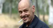 'Mr Inbetween' Hailed 'Greatest Show Ever Made' by Fans as Streaming Surges