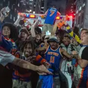 NY Knicks Win Sends Manhattan Wild; Scotland Shines in World Cup Warm-Up