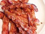 Oven Beats Pan and Air Fryer for Perfect Crispy Bacon