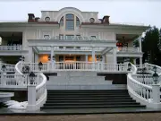 Putin moves daughters to fortified palace amid assassination fears