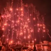 Red Flares Rain Down on London, Sparking Fires and Fear of 'Warzone'