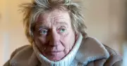 Rod Stewart Says 'It's My Last Time' as Fans Rush to Support Him