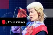 Rosamund Pike's Theatre Texting Call-Out Divides Readers Over Etiquette