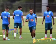 Scotland warned of threat from returning Brazil 'icon' Neymar