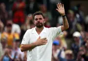 Stan Wawrinka Bids Tearful Wimbledon Goodbye After Loss to Berrettini