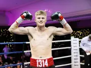 Tartan Army to hold applause tribute for boxer Colin Cairney at Scotland World Cup match
