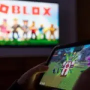 Thousands of Kids Force Putin to Back Down Over Roblox Ban