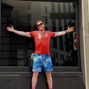 Tony Curran's Epic Fall at World Cup Celebrations Goes Viral