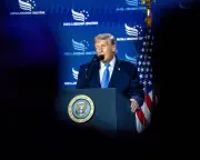 Trump Tests 'Red Scare' Strategy for Midterms, Targets Democrats as 'Godless Communists'