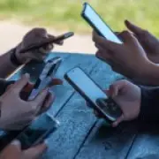 UK to Require Phone Makers to Block Nude Images for Kids