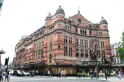 West End Performers Swelter in 36C Heat, Theatres Urged to Adapt Shows