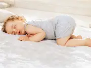 Why Do Babies Sleep with Their Bum in the Air? Experts Explain the Adorable Froggy Position