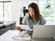 Woman pays off £120k debt with simple £1 budgeting rule