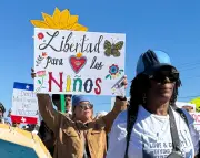 Wyden Accuses HHS of Plan to Deport 500 Migrant Children