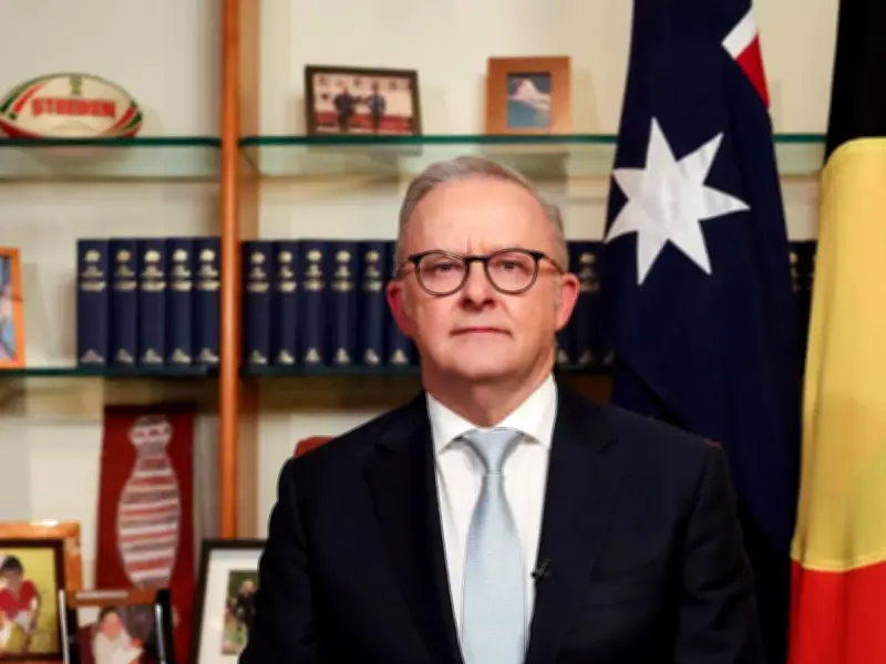 Australian PM's six-word apology for 'entirely inappropriate' Kylie Minogue comment