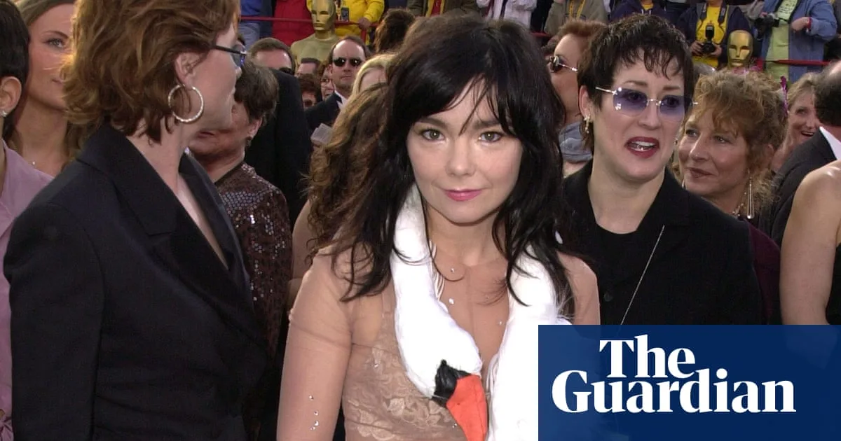 Björk's Swan Dress and Other Iconic Oscar Red Carpet Moments