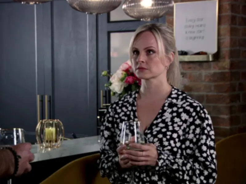 Coronation Street Spoilers: Kit Proposes, Theo Murder Arrest, Betsy Collapses