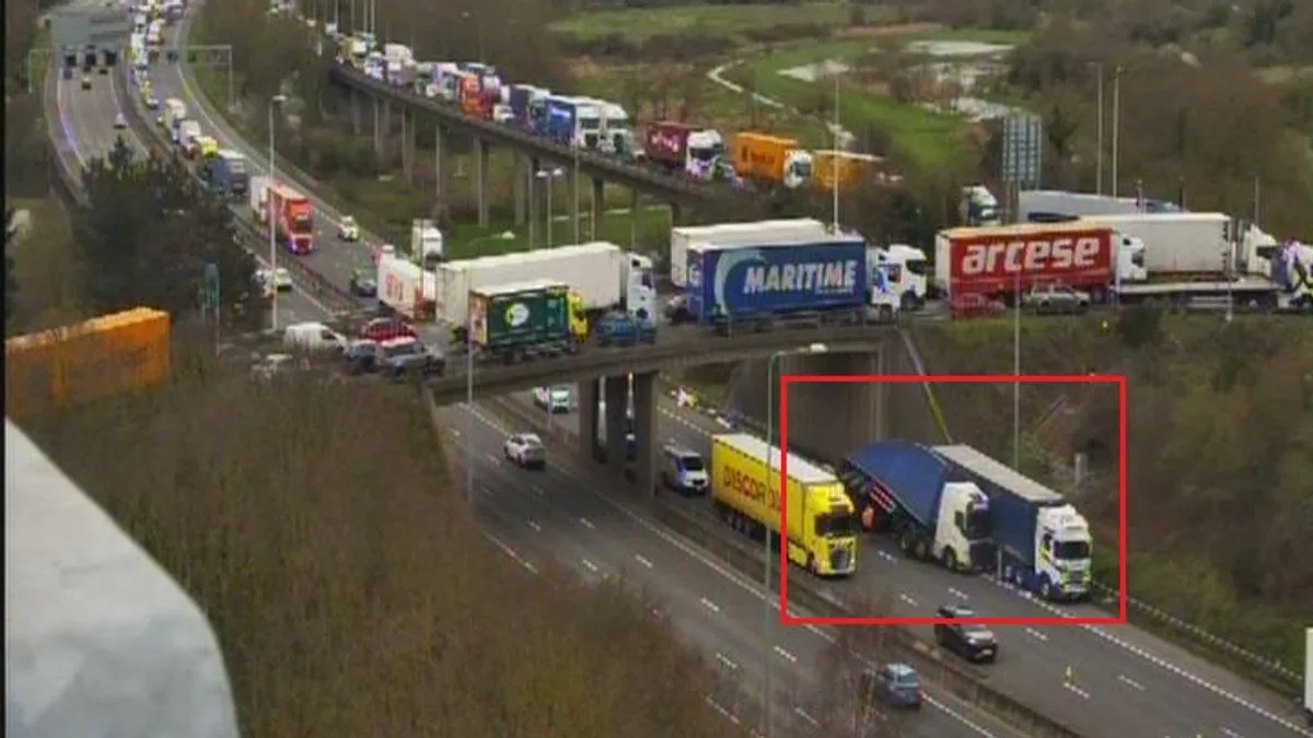 Dartford Tunnel Closed for Hours After Lorry Crash on M25