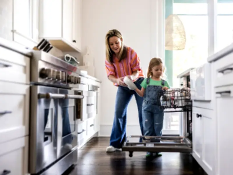 Dishwasher Rinsing Mistake: Bosch Experts Settle Debate