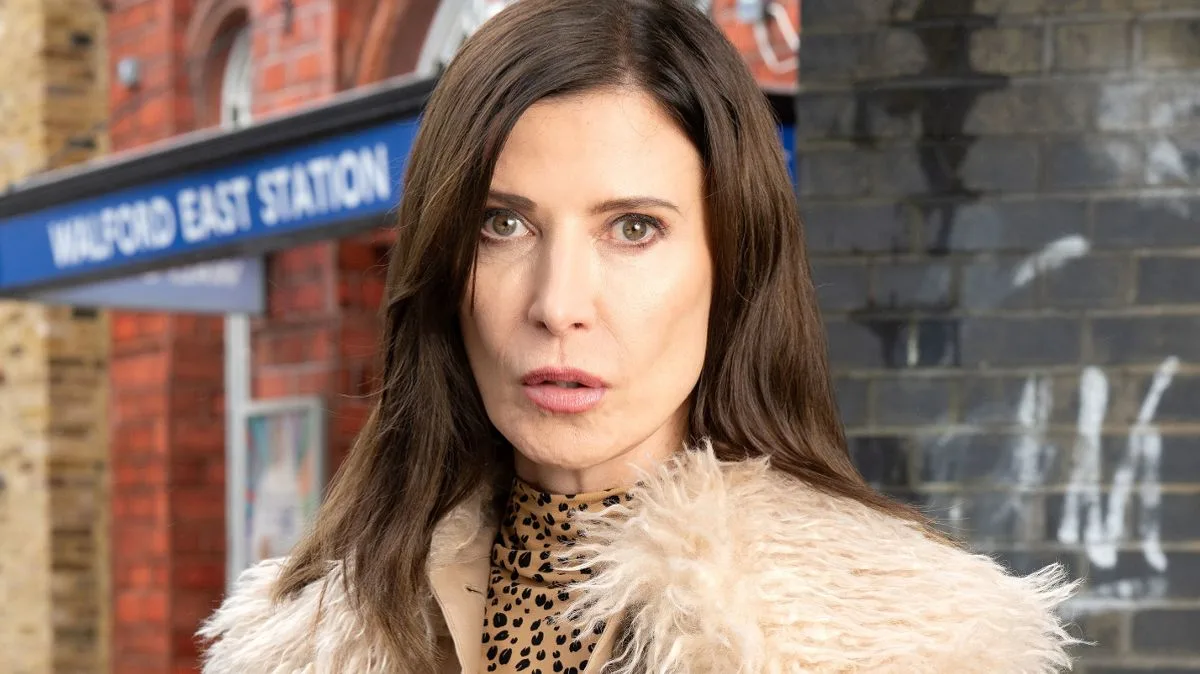 EastEnders fans 'rumble' Bea's sinister plan for Honey amid DNA theory