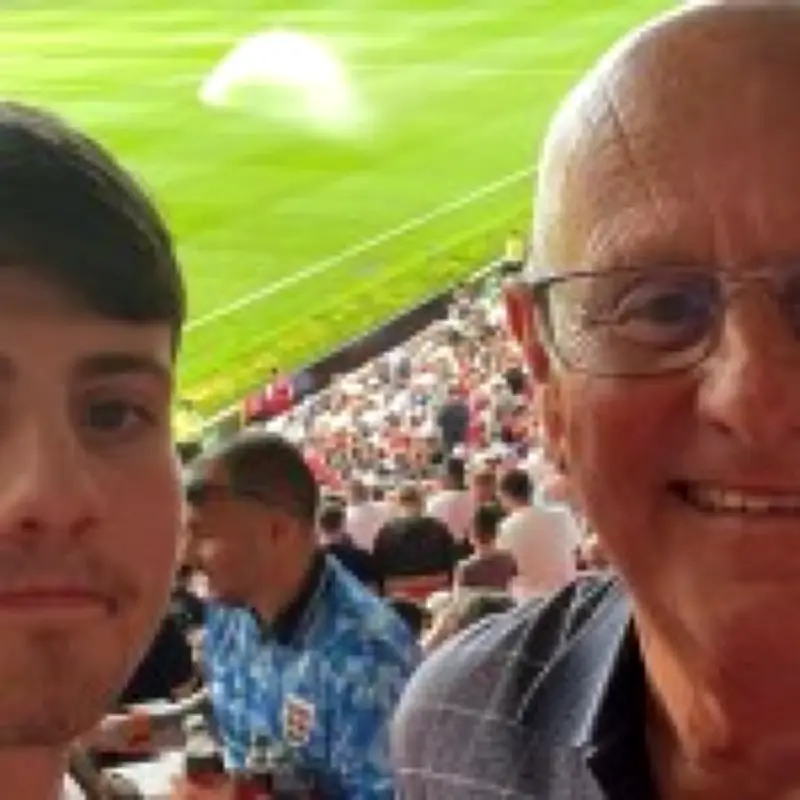 England fan regifted £10,000 he spent to take grandad to World Cup