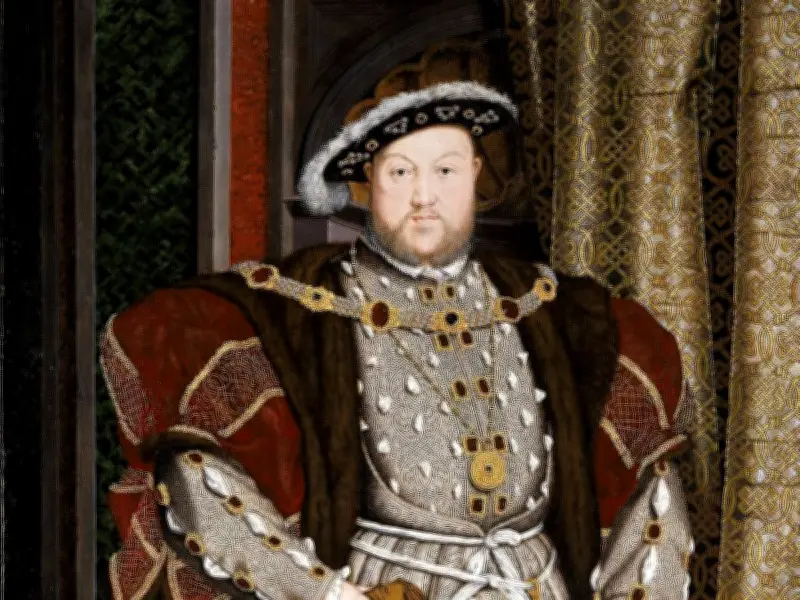 Henry VIII portrait 'proves time travel' with Greggs steak bake shoes