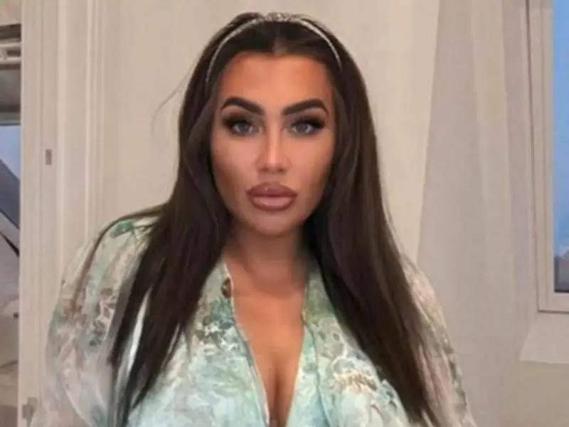 Lauren Goodger Reveals Why She Hasn't Told Daughter About Baby's Death