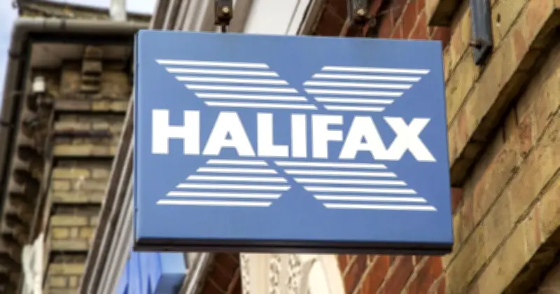 Lloyds confirms 190 Halifax branches to rebrand as Lloyds in 2026