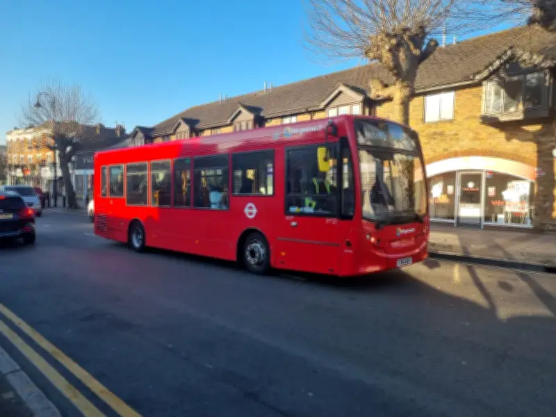 London Bus Crashes Through Front of Notting Hill Home