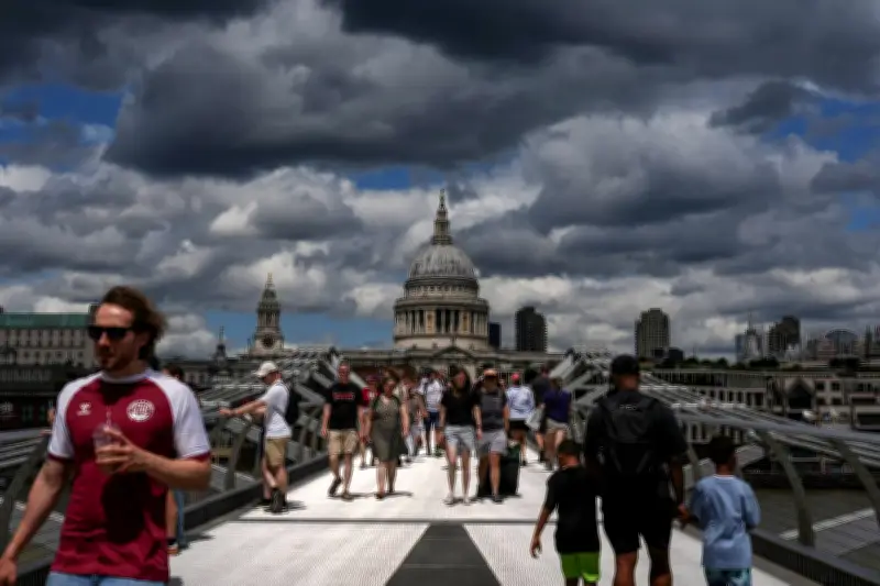 London to be hotter than Ibiza and Barbados as heatwave temperatures rise