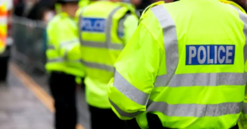Man Arrested After Armed Police Respond to Bomb Threat in Oxford City Centre