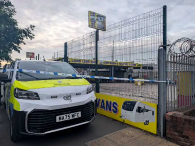 Man in serious condition after fight at Long Lane car wash in Liverpool