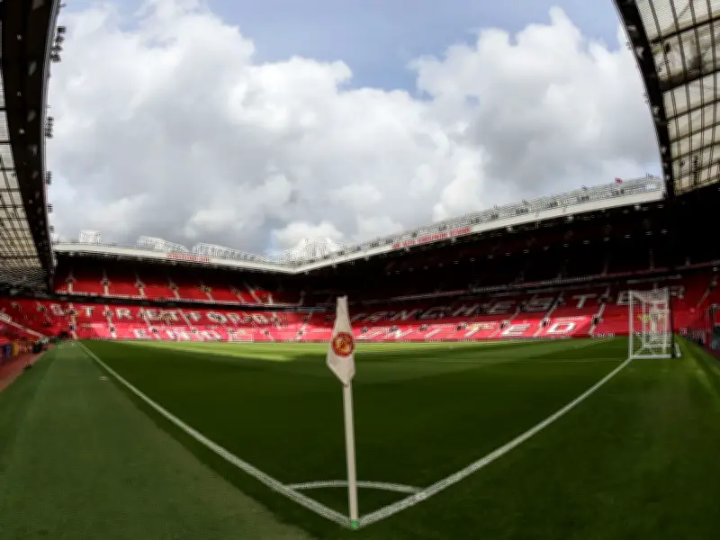 Man United to Dig Up Old Trafford Pitch for First Time in 14 Years