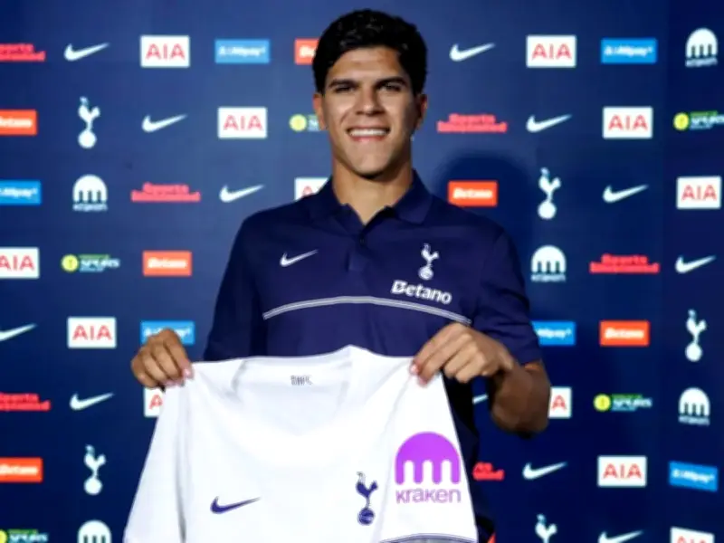 Man Utd Back to Drawing Board After Third Midfield Transfer Blow