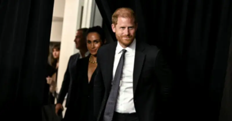 Meghan and Harry Face New Criticism Over WhatsApp Briefings