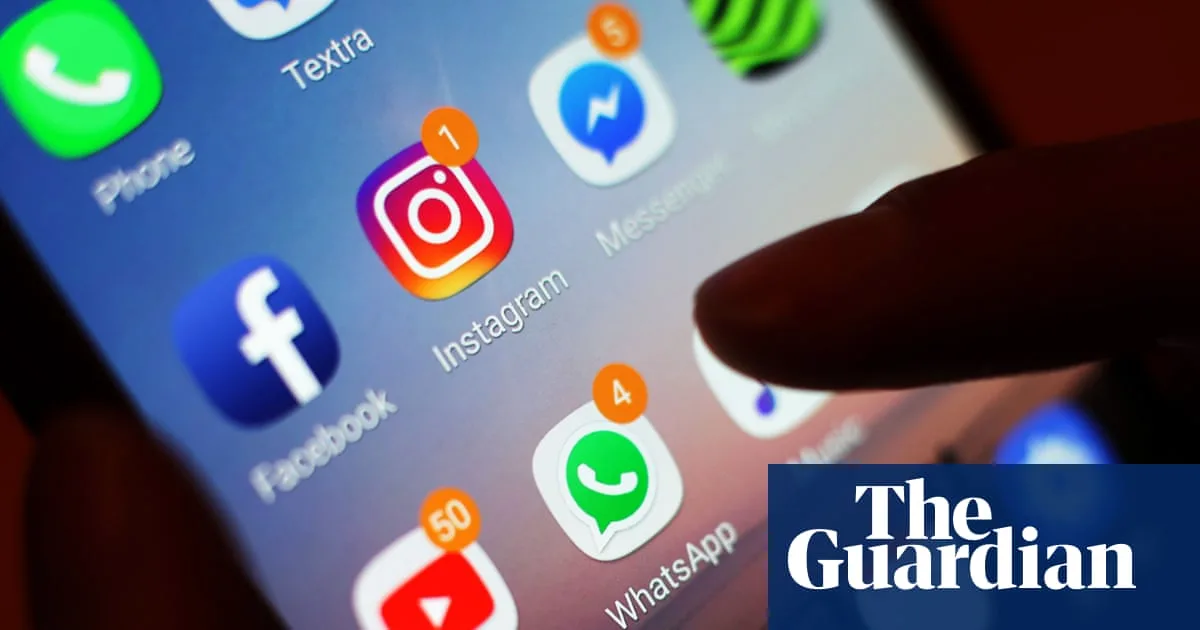 Meta Begins Deactivating Australian Teen Accounts Ahead of Social Media Ban